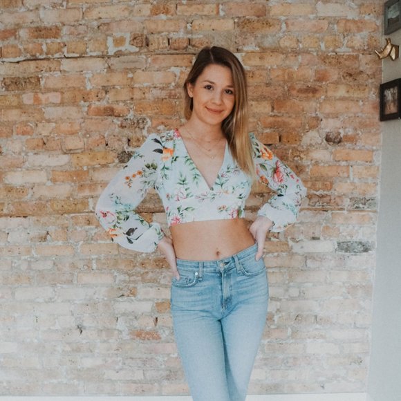 NWT Open Back Long Sleeve Crop-Top - Picture 2 of 2